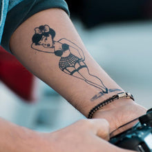 Load image into Gallery viewer, Black Jagua Henna Temporary Tattoo Ink Gel with Applicator Bottle 8 oz | Henna City