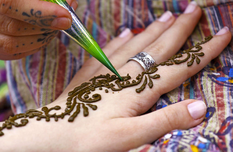5 Considerations for Becoming a Professional Henna Artist