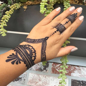 beautiful hand mehndi design made with henna jagua ink.